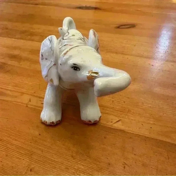 Porcelain with gold elephant figurine - Picture 2 of 5